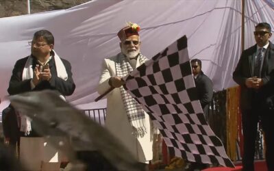 पीएम नरेंद्र मोदी ने मुखबा से किए हिमालय के सुंदर और मनमोहक दृश्य अपनी आंखों मे कैद, मां गंगा की विशेष पूजा अर्चना की