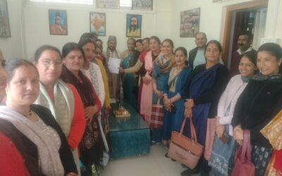 अंग्रेजी शराब की दुकान के विरोध में आठ गांव की महिलाएं पहुंची जिला मुख्यालय,गंगोत्री विधायक को सौंपा ज्ञापन