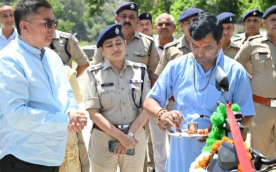 तीर्थयात्रियों की सहायता के गंगोत्री और यमुनोत्री धाम यात्रा रुट पर 10 मोबाइल बाइक लगाएंगी दौड़