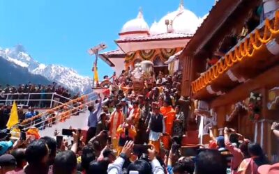 सैकड़ों श्रद्धालुओं की उपस्थिति में शीतकालीन प्रवास मुबखा से ग्रामीणों ने बेटी की तरह विदा की मां गंगा की डोली