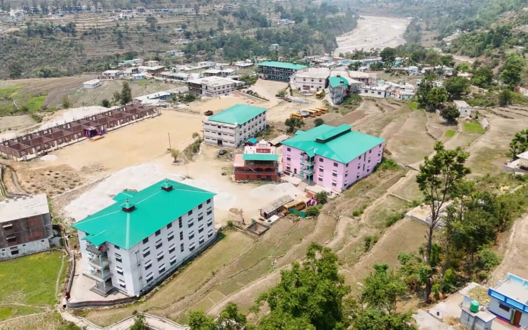 खुशखबरी: जनपद के मंजीरा देवी विवि में ही कर पाएंगे युवा बीएएमएस और बीएड