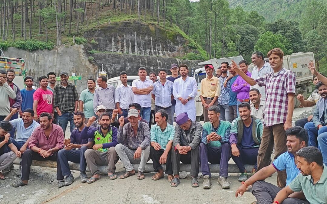 नव युगा कंपनी एक साथ हटाए 65 स्थानीय श्रमिक, मजदूर संगठन में गुस्सा, ब्लॉक प्रमुख ने दिया समर्थन