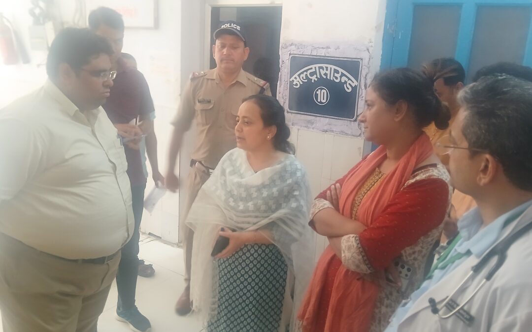 डॉक्टर और तीमारदार के बीच हुआ विवाद, डॉक्टरों व नर्सिंग स्टॉफ ने ओपीडी का किया बहिष्कार, मरीज उपचार के लिए इधर,उधर भटके